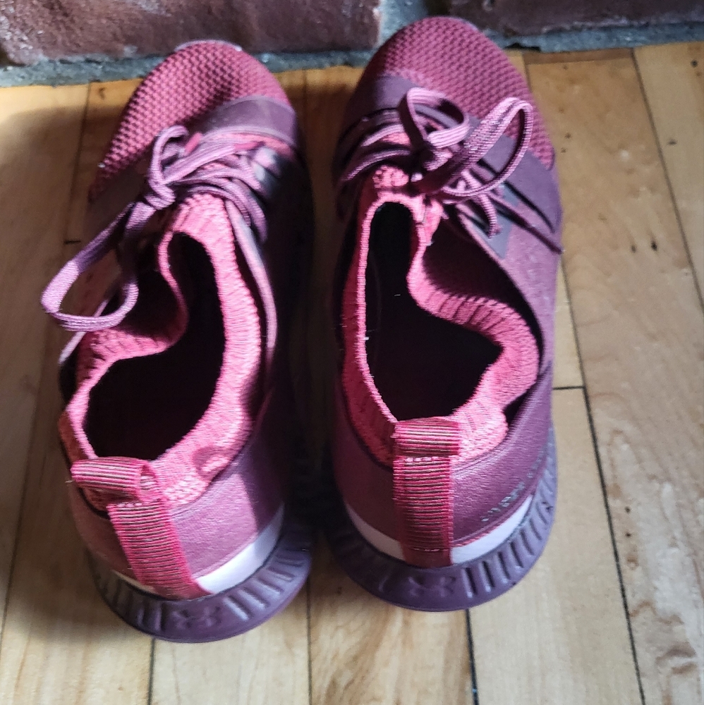 Running shoes - Picture 3 of 5